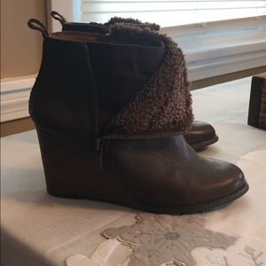 Lucky Brand Wedge Fur detail ankle boots.